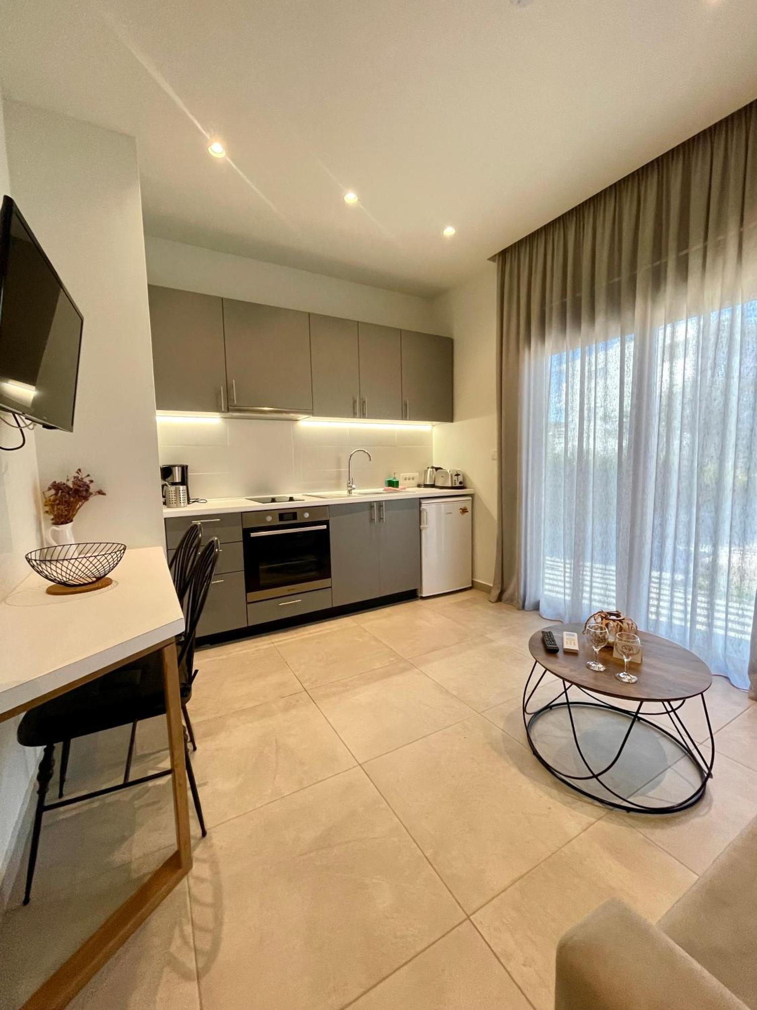 Kipos Suites & Apartments (Adults Only) Генади Стая снимка